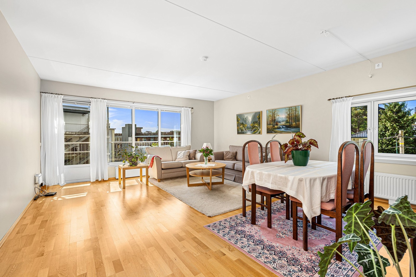 - Fin planløsning som fordeler seg over 84kvm - Galleribilde