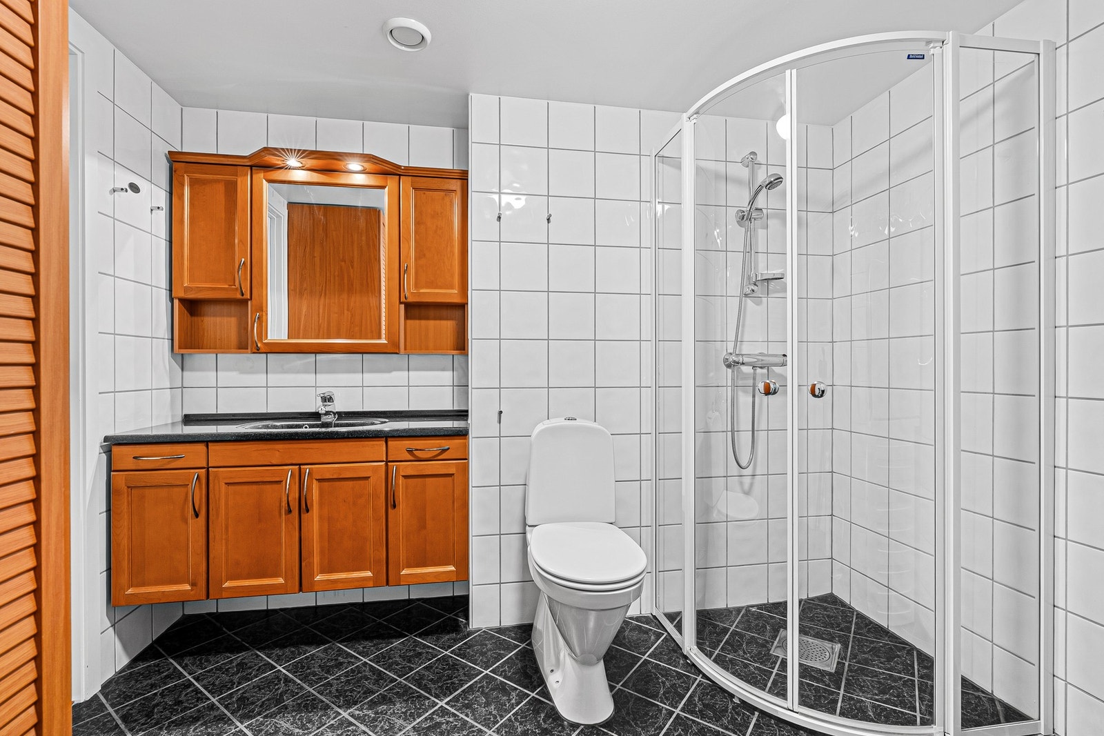 - Varme i gulv | Felles varmtvann inkludert i felleskostnadene - Galleribilde