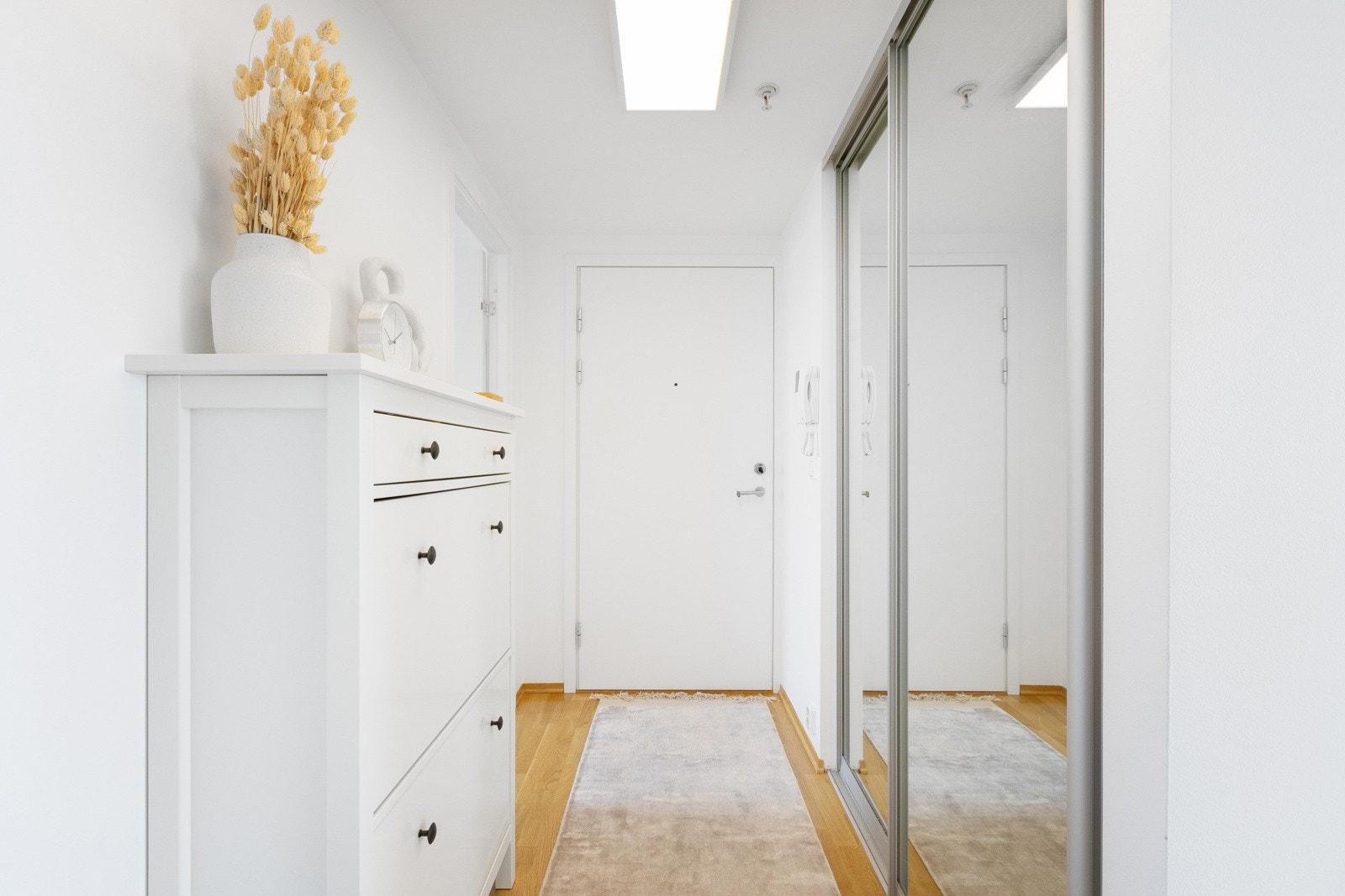 Her har du god oppbevaringsplass og flere innredningsmuligheter! Galleribilde