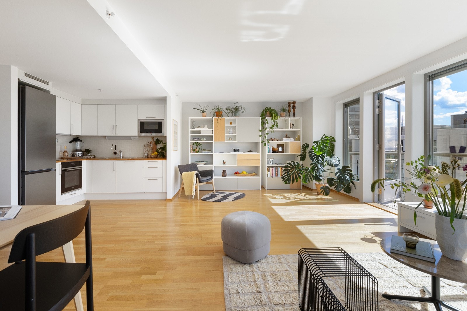 Fra stuen er det også utgang til en sydvendt balkong på 9 kvm. Galleribilde