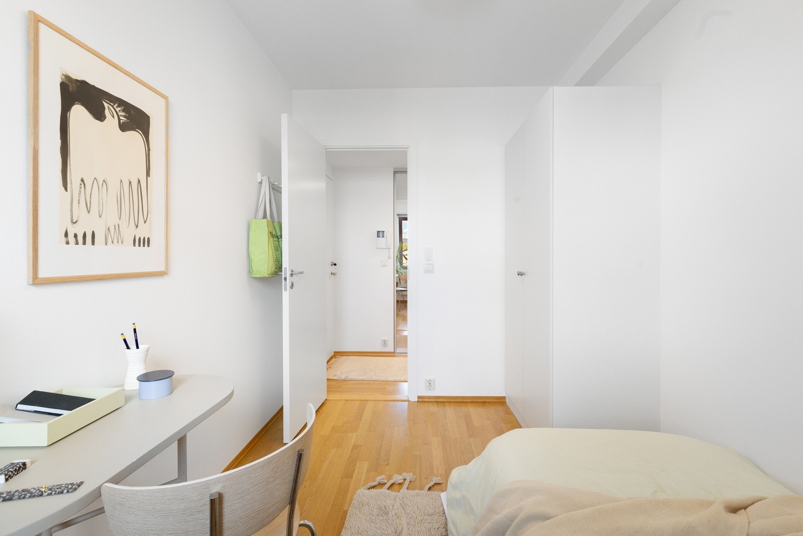 Soverom to passer perfekt som barnerom, gjesterom eller kontor. Galleribilde