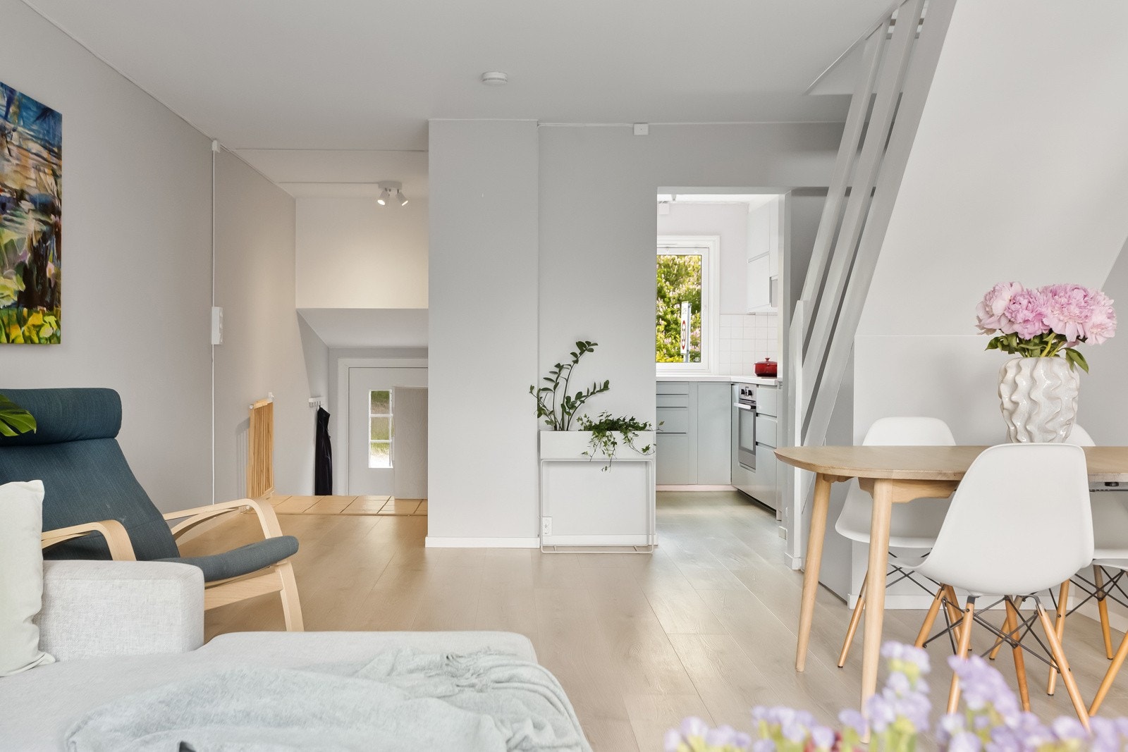 Dette er en fin samlingsetasje for familien og ved sosiale sammenkomster Galleribilde