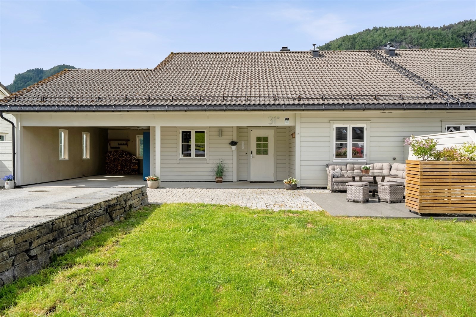 Den perfekte boligen for både barnefamilier og dem som vil ha et enklere liv - og godt med parkeringsplass! Galleribilde