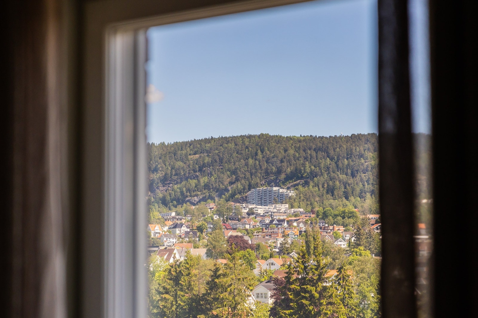 Utsikt fra soverommet mot Grefsenkollen. Galleribilde