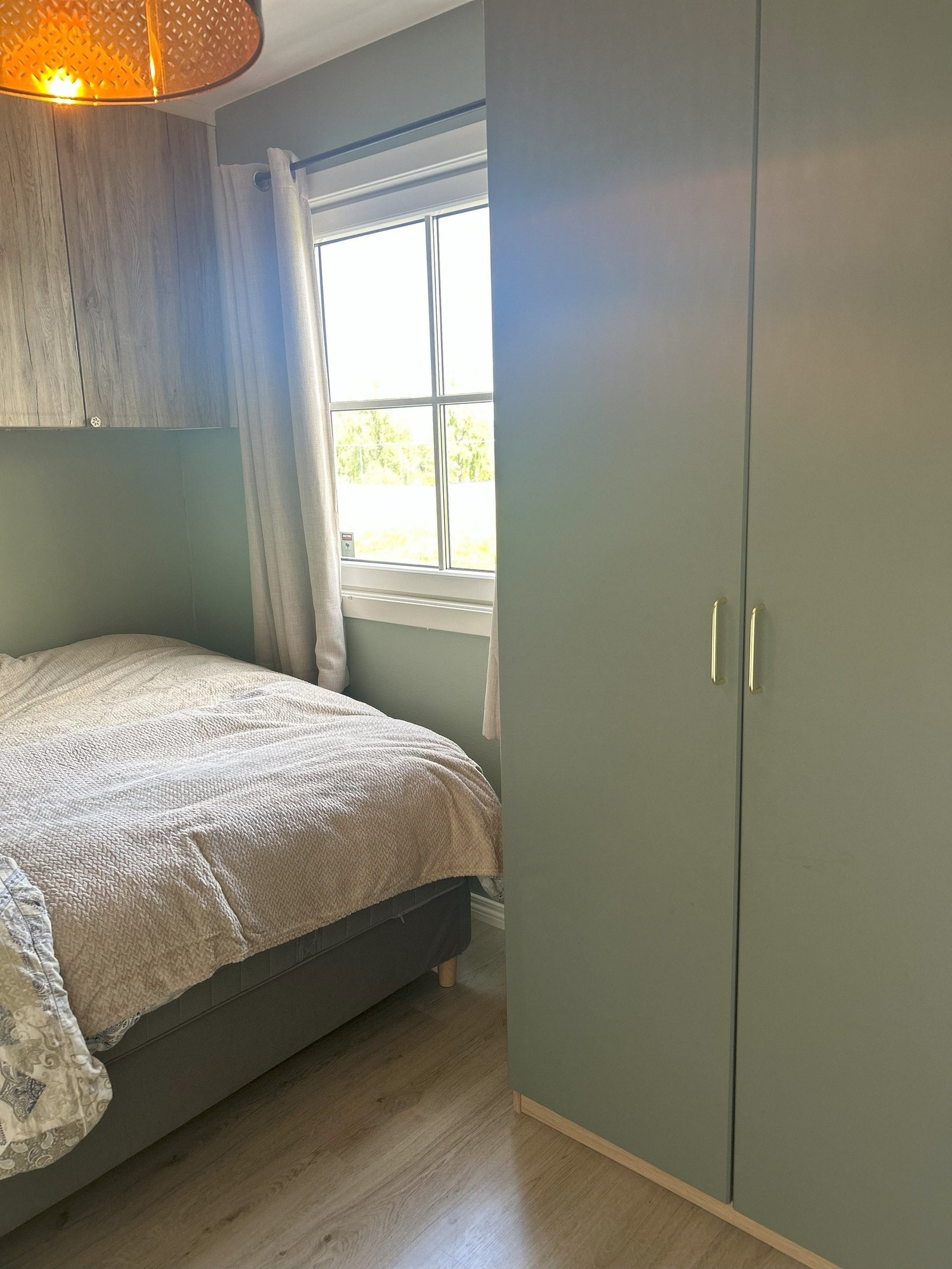 Stort fint garderobeskap som medfølger. Galleribilde