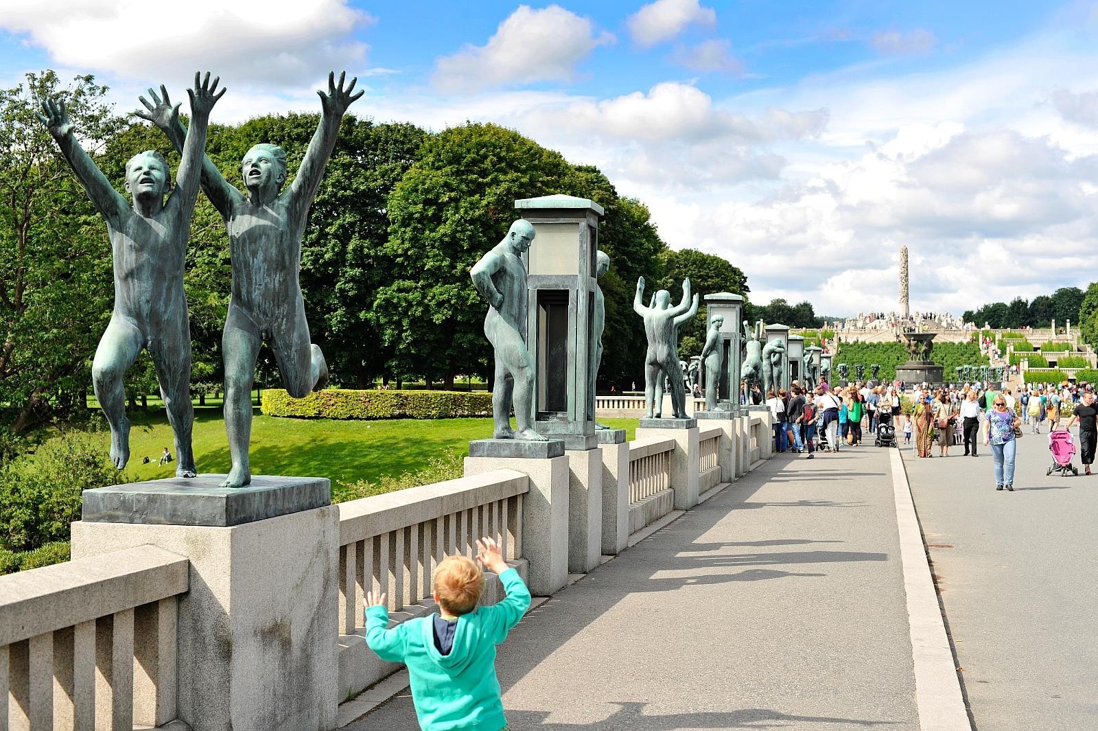 Av rekreasjonsmuligheter finner man fantastiske Frognerparken med storslåtte Vigelandsparken, Hundesletta og Frognerbadet. Galleribilde