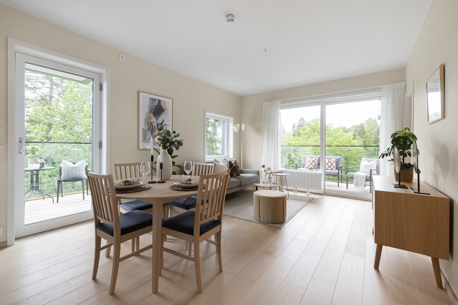 Velkommen til en stilfull og delikat 4-roms andelsleilighet i Aslakveien 20C! Galleribilde