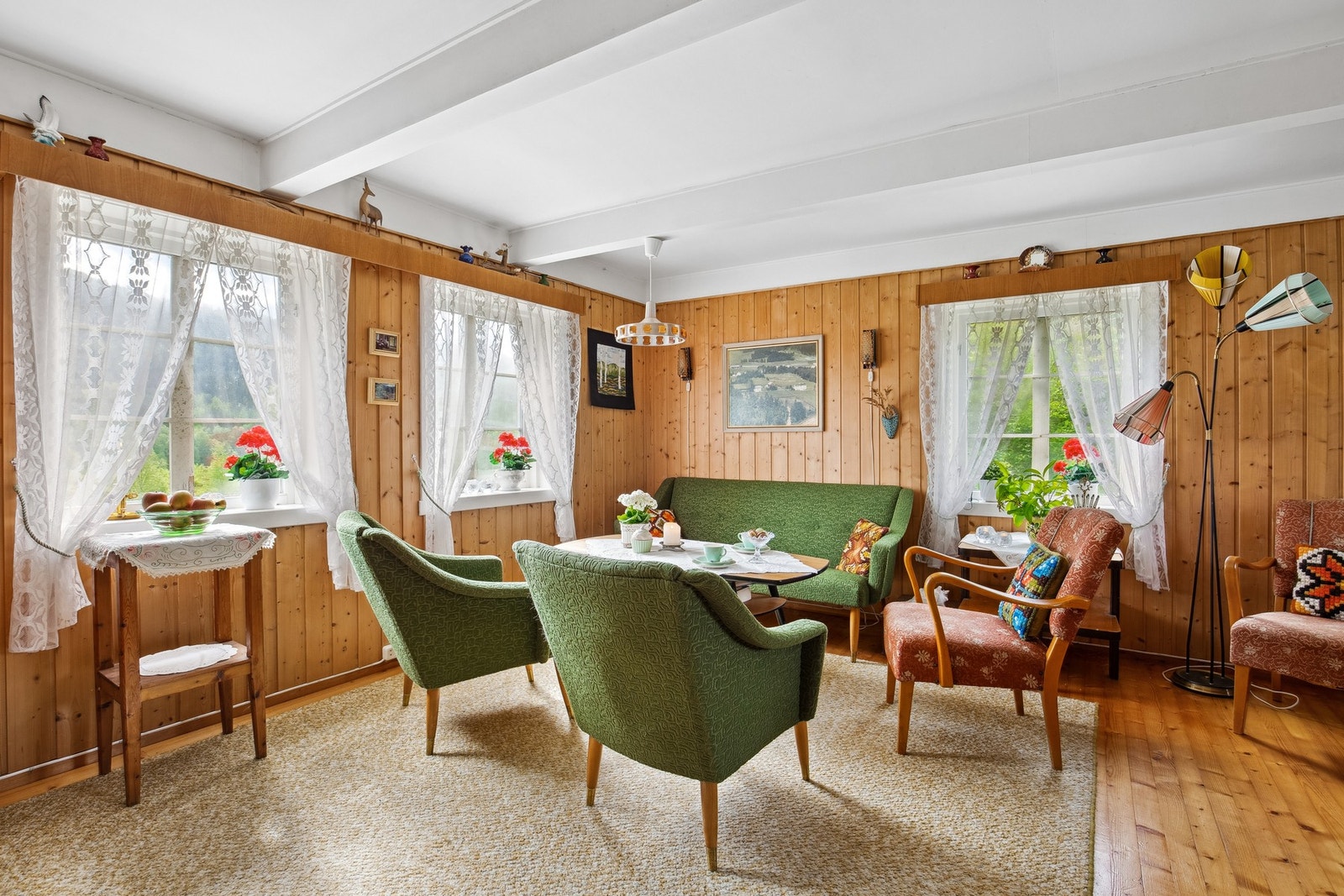 Godt med lysinnslipp på stuen Galleribilde