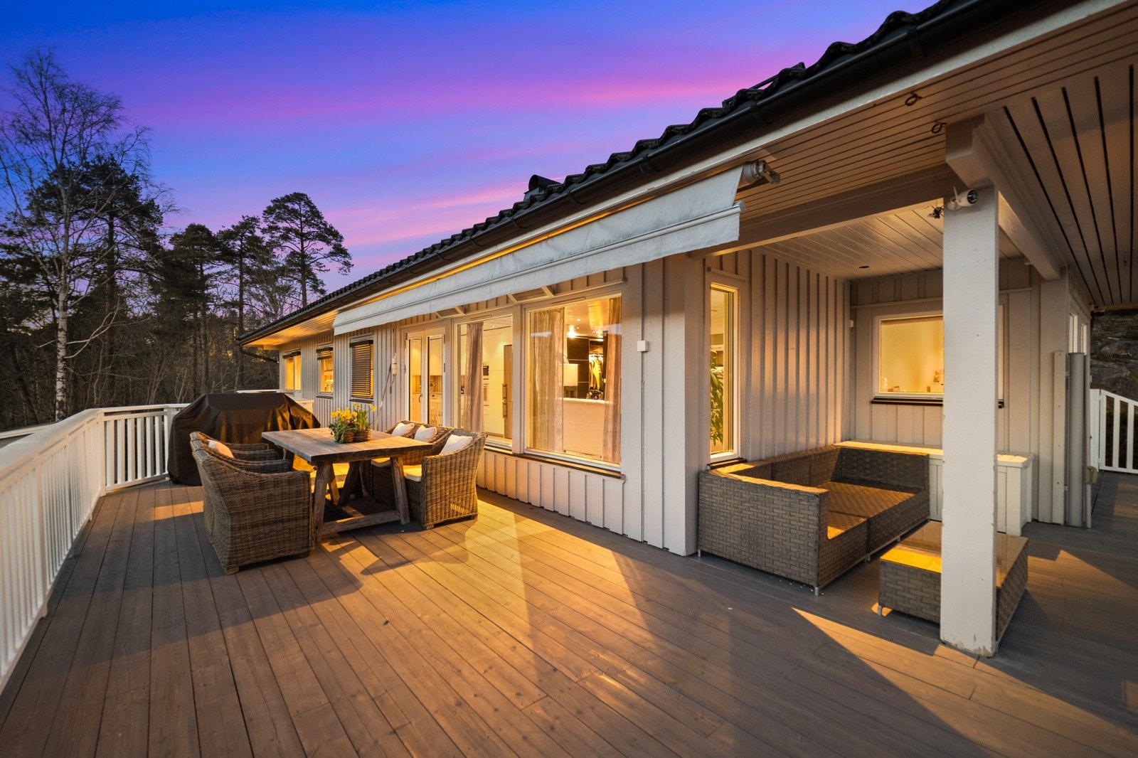 Stemingsbilde kveld Galleribilde