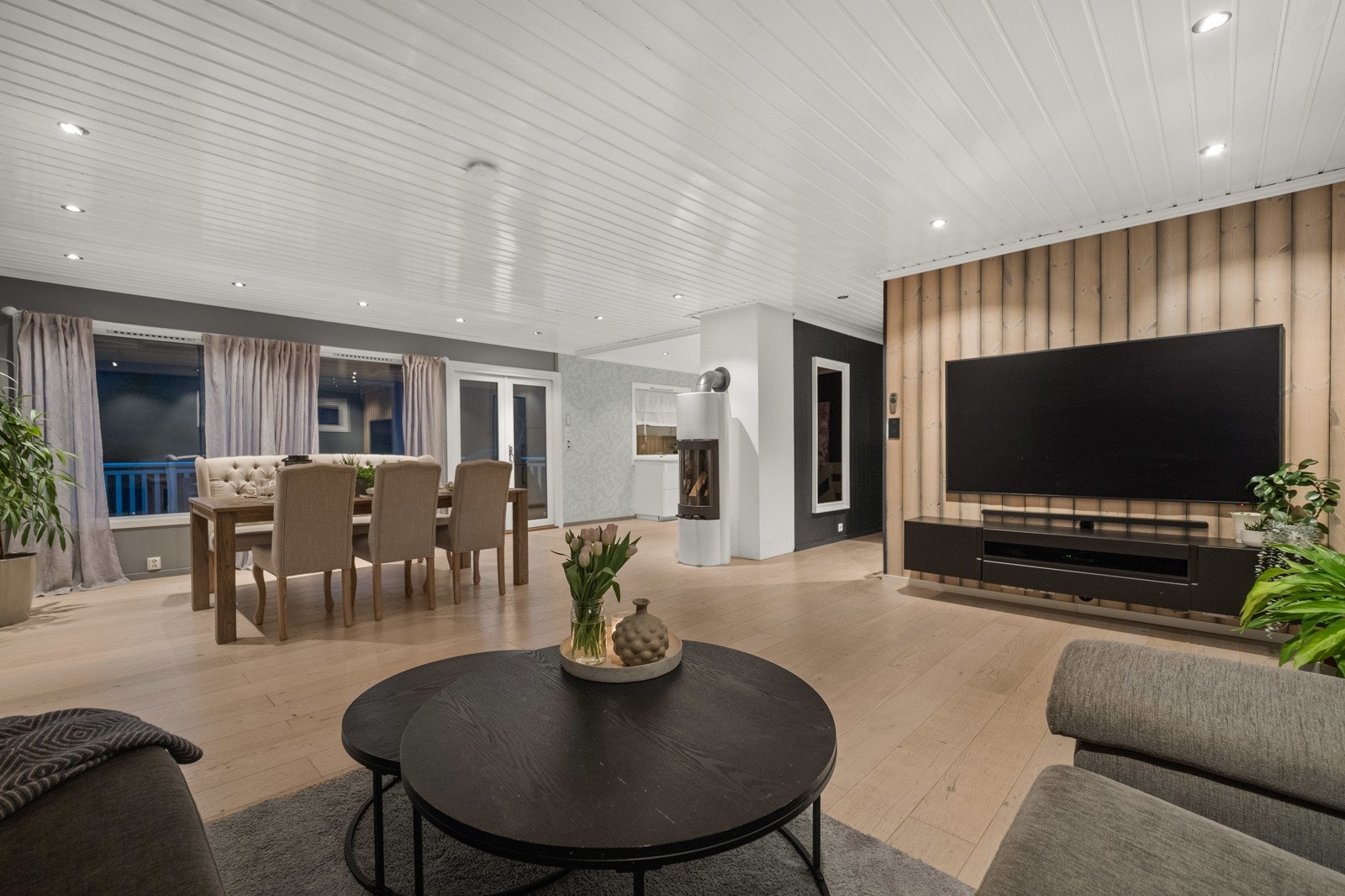 Stemingsbilde kveld Galleribilde