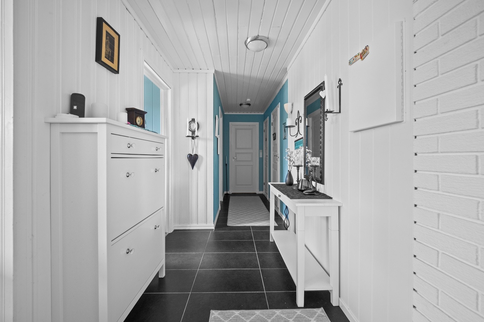 Gang i underetasjen ( Hybel ) Galleribilde