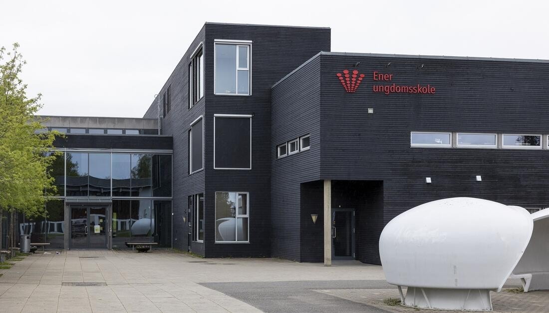 Ener Ungdomsskole - bilde og mer informasjon om den nye barnehagen kan du lese mer på https://www.hamar.kommune.no/skolene/ungdomsskolene/ener-ungdomsskole/ Galleribilde