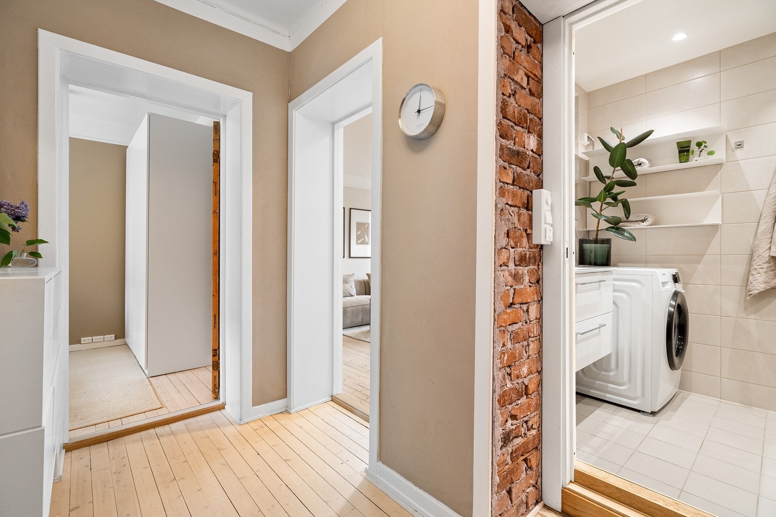 Entré retning bad. Galleribilde