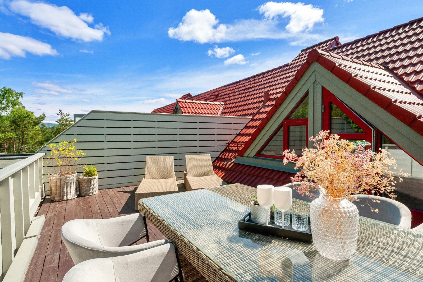 Leilighetens terrasse nr 2 har et areal på 24 m² Galleribilde
