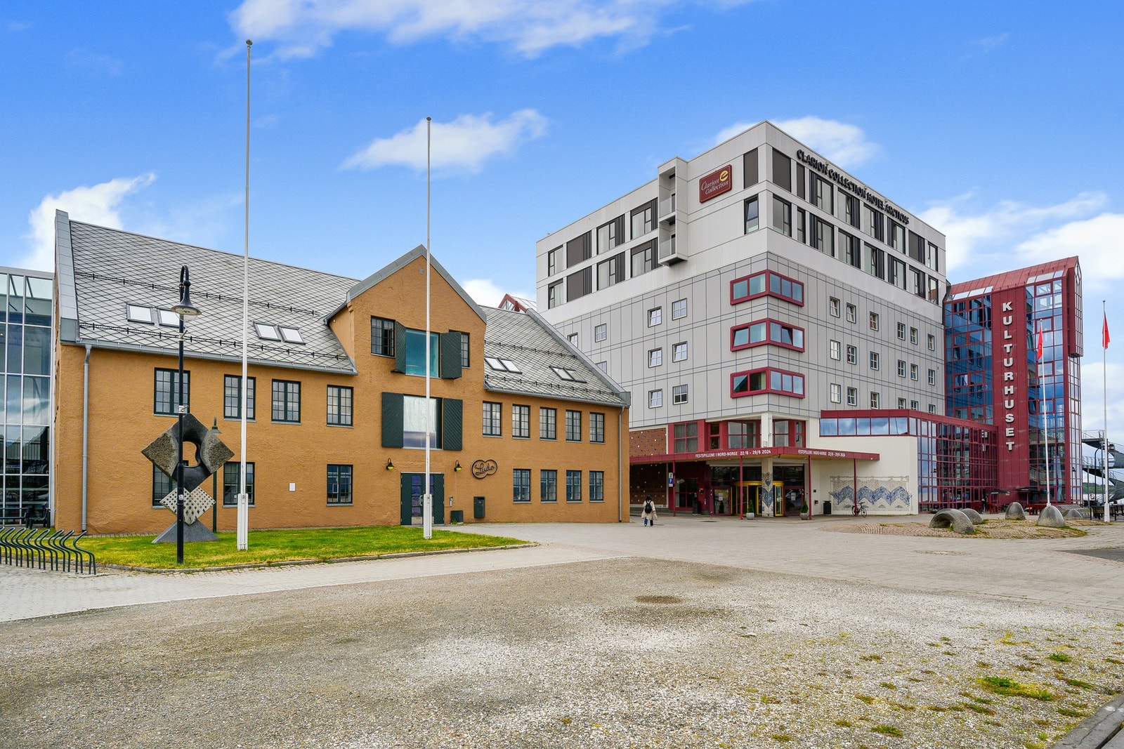 Harstad kulturhus ligger like ved Galleribilde