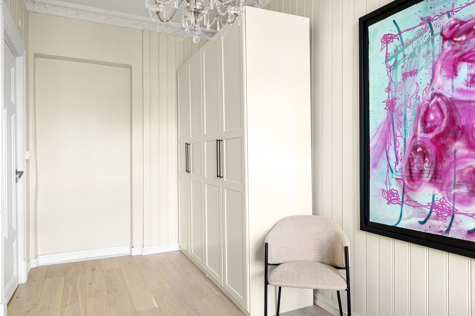 Begge leilighetens soverom vender mot rolig bakgård. Galleribilde