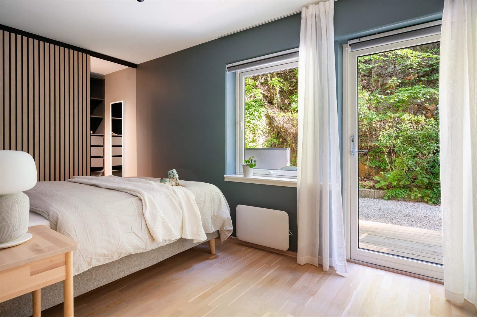 Det andre uterommet har utgang fra både hovedsoverom og soverom 2. Galleribilde