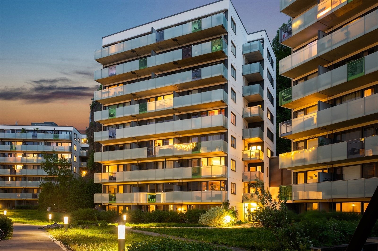 Bygget er fra 2008 og ligger i et rolig boområde i Gamlebyen, med kort vei til sentrum. Galleribilde