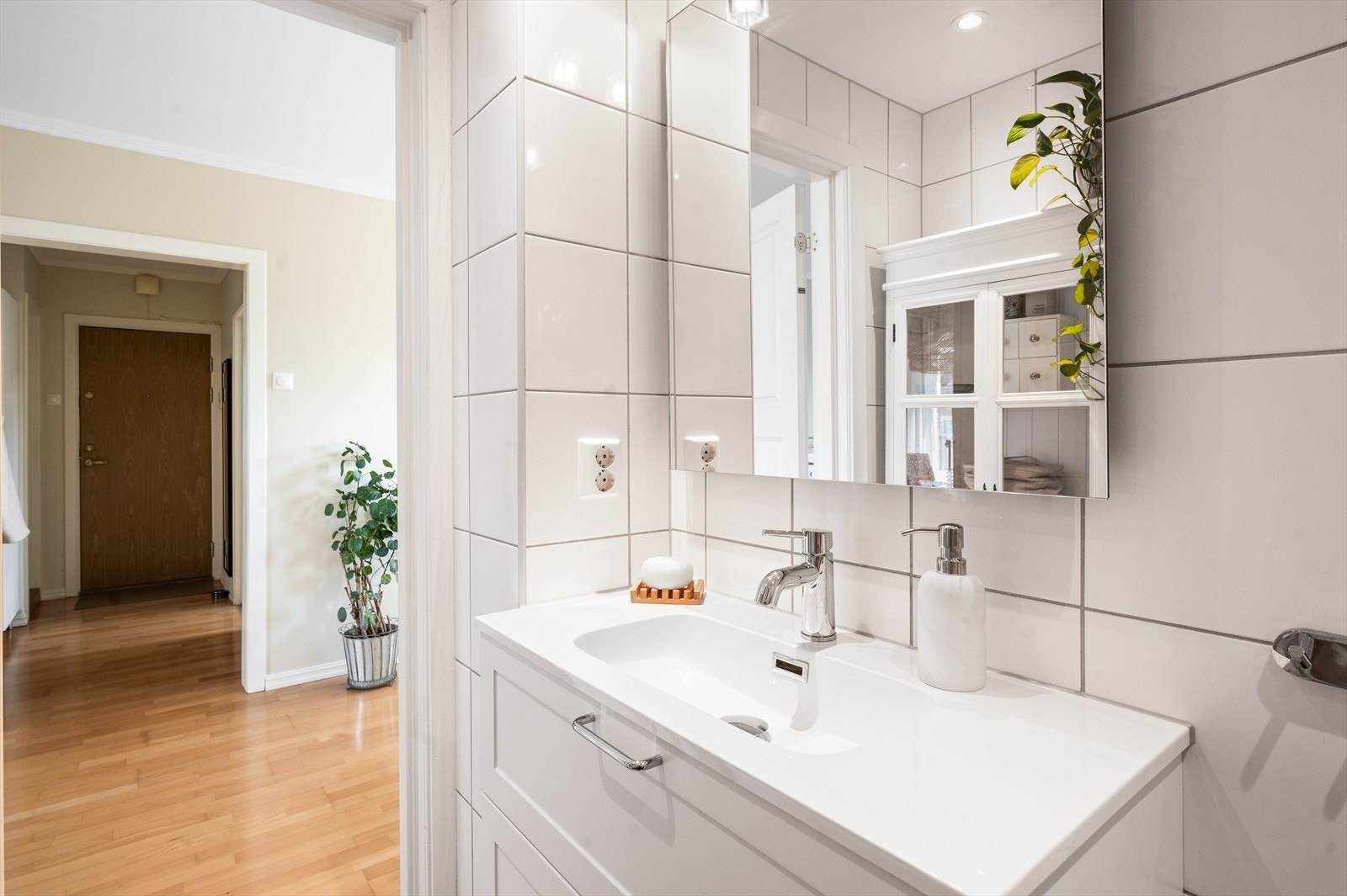 Gulvvarme og opplegg for vaskemaskin. Galleribilde