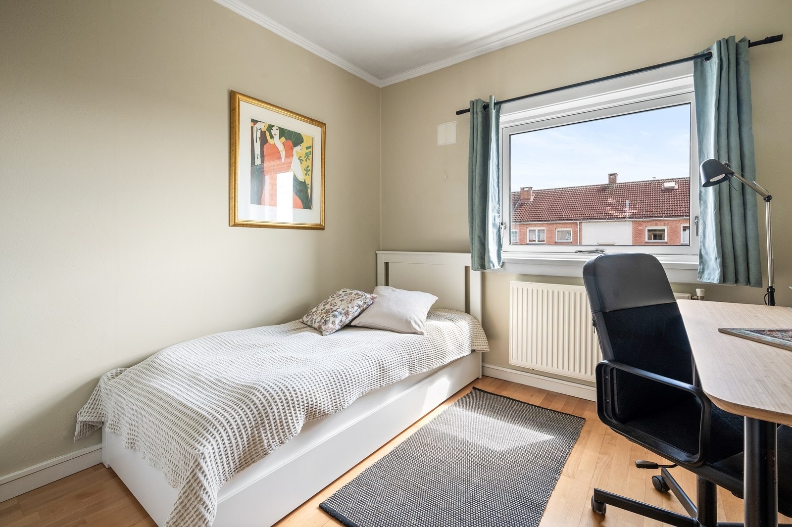 Dette rommet fungerer fint som gjesterom, kontor eller barnerom. Galleribilde