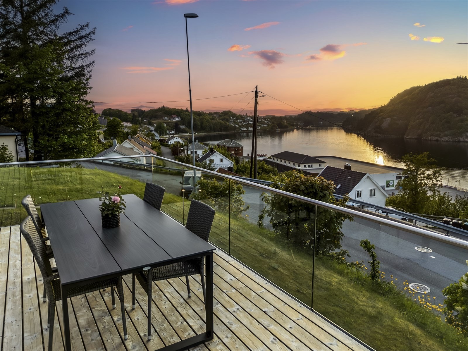 Nydelig solnedgang som kan nytes fra eiendommen. Galleribilde