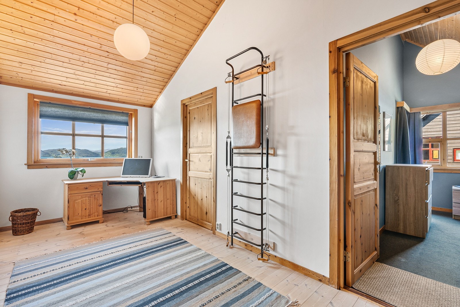 Gang på loft. Galleribilde