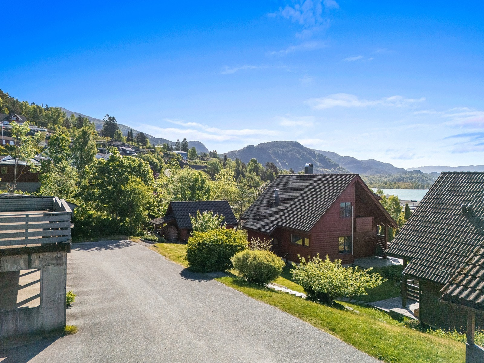 Videre eier man en ideell andel (1/13-del) av Bnr. 182. Galleribilde