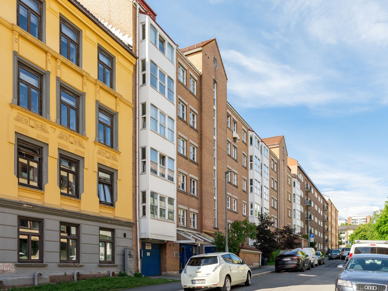 Leiligheten har en gjennomgående planløsning, og vender mot rolig sidegate. Galleribilde