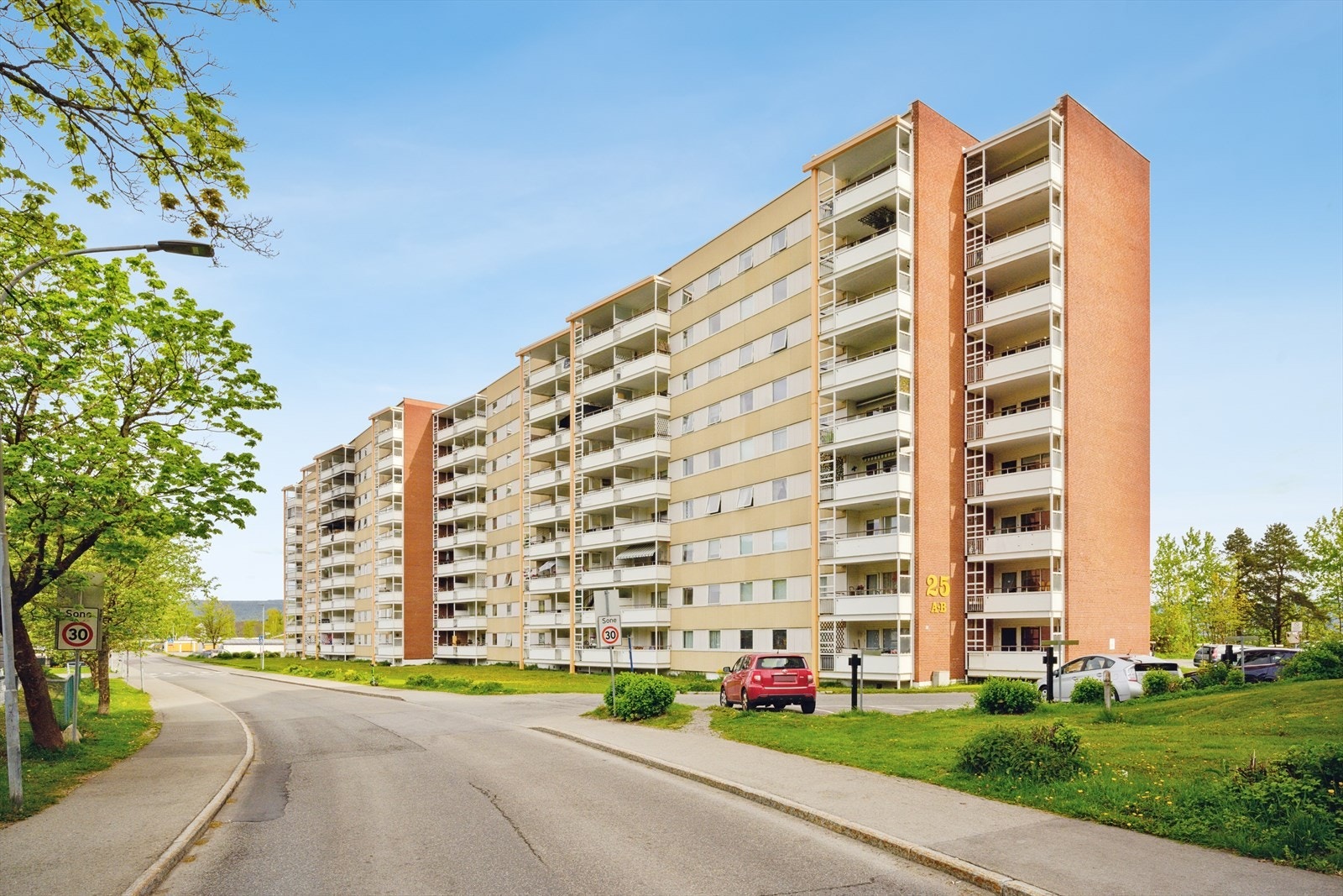 Velkommen til Lauritz Hervigs vei 25B presentert av Eiendomsmegler Espen V. Jaksland. Galleribilde