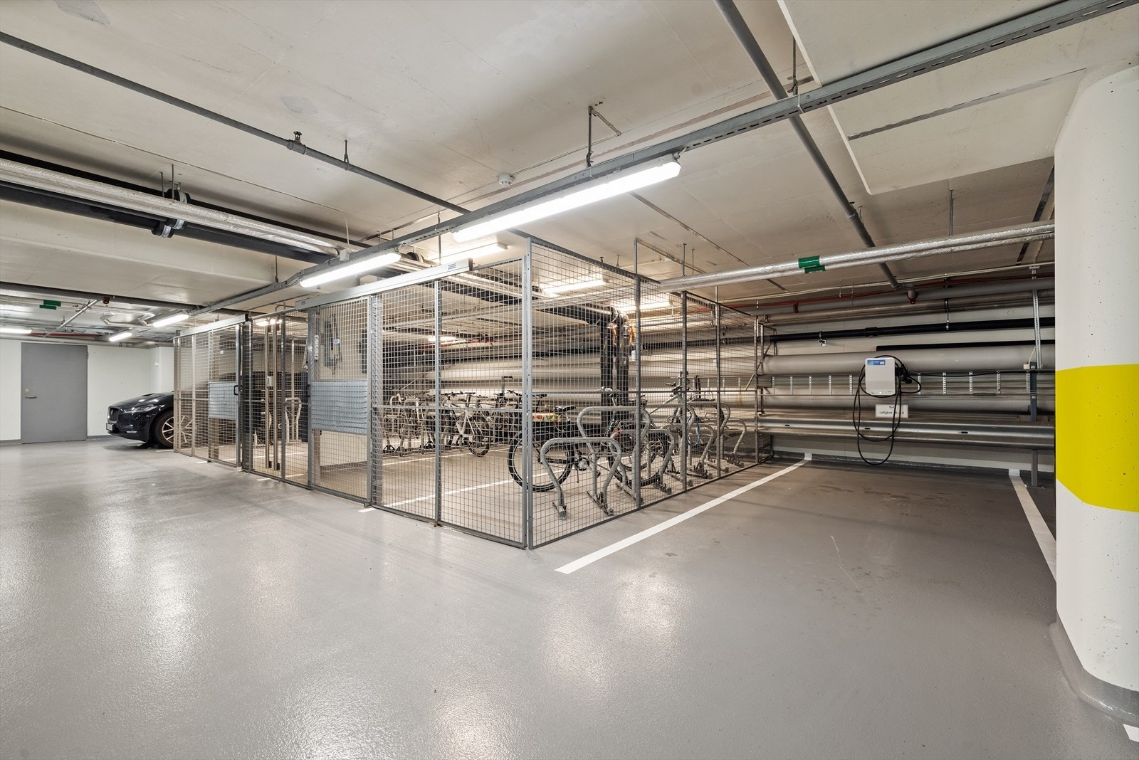 Det er mulig å kjøpe garasjeplass med lader. Galleribilde