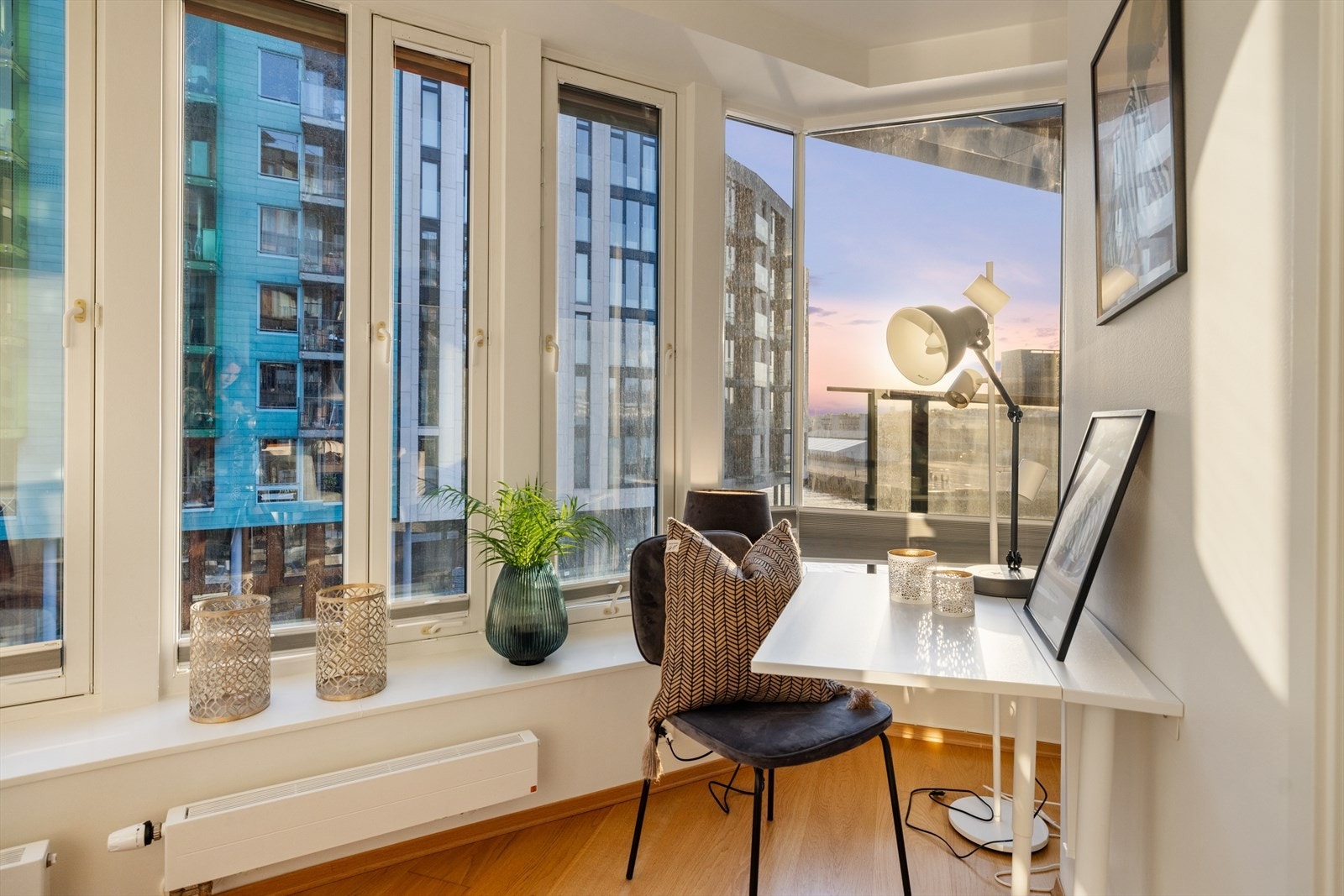 Legg merke til den brede vinduskarmen. Galleribilde