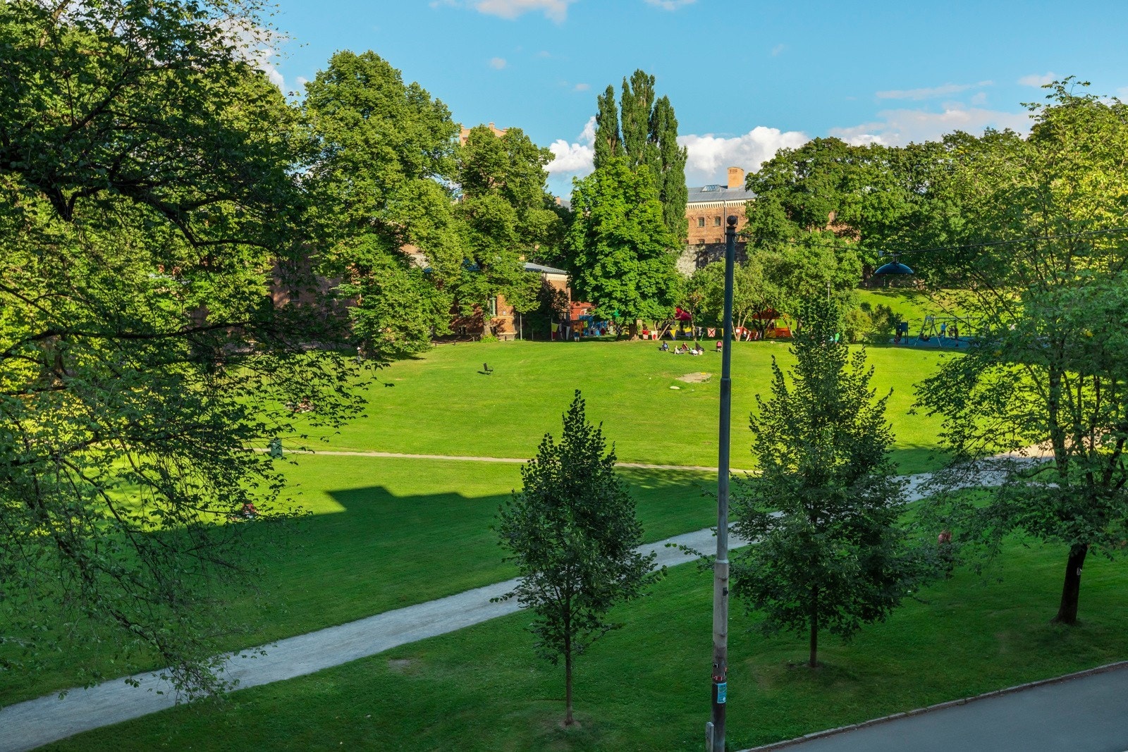 Botsparken er perfekt på fine sommerdager. Galleribilde