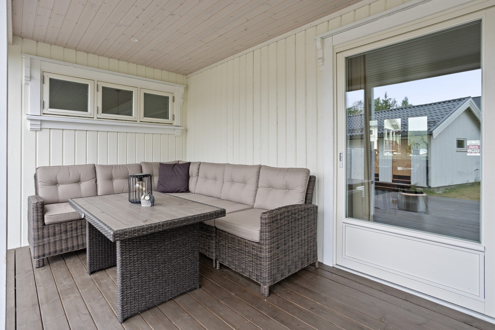 Terrassen er 75 kvm - perfekt for hyggelige sammenkomster Galleribilde