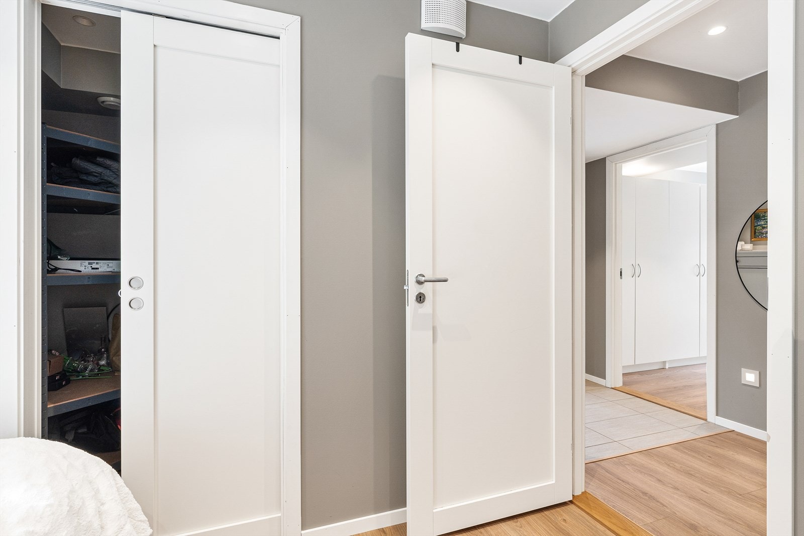 Soverom 2 m/walk in garderobe Galleribilde