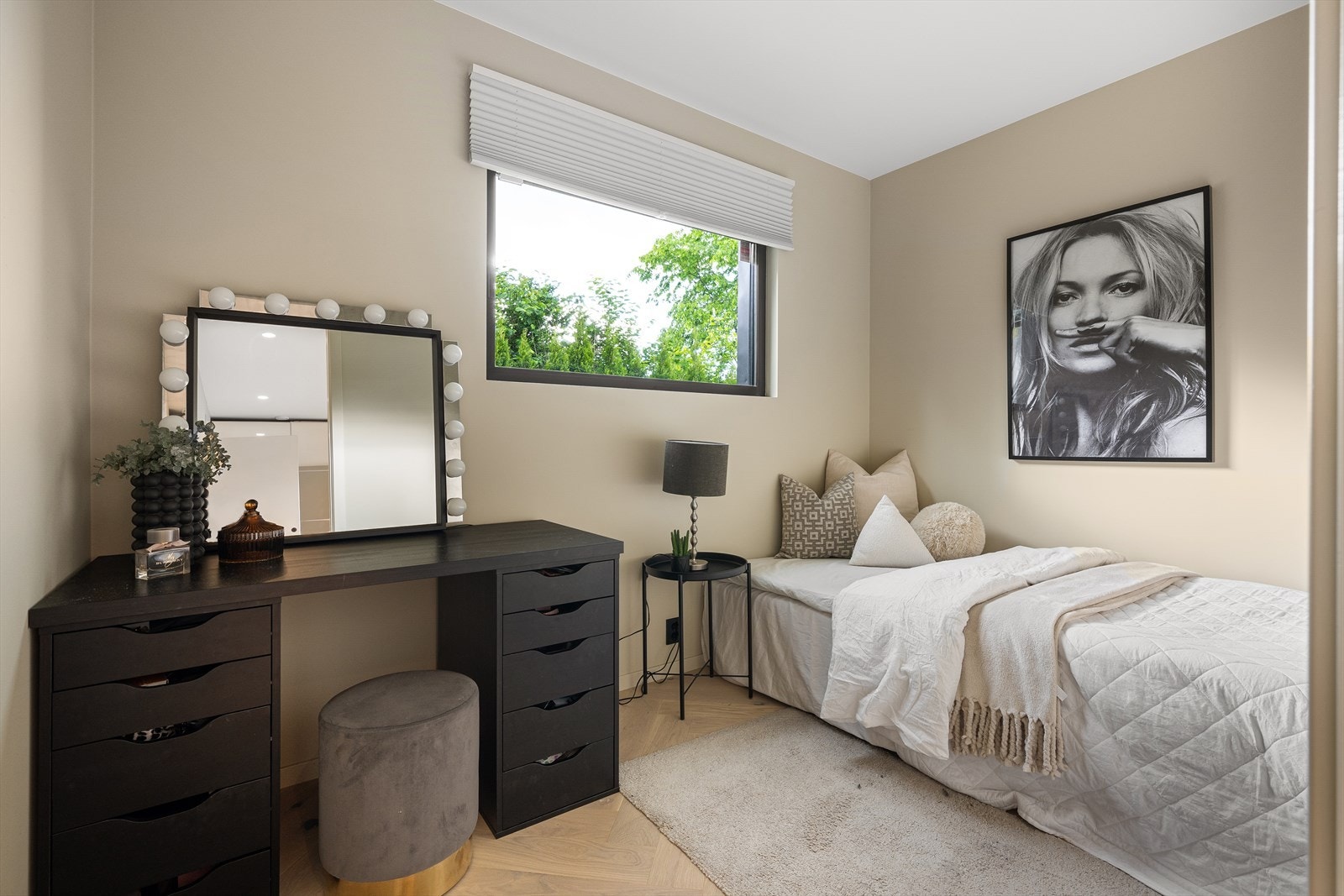 Soverom "Hybel" 1 Galleribilde