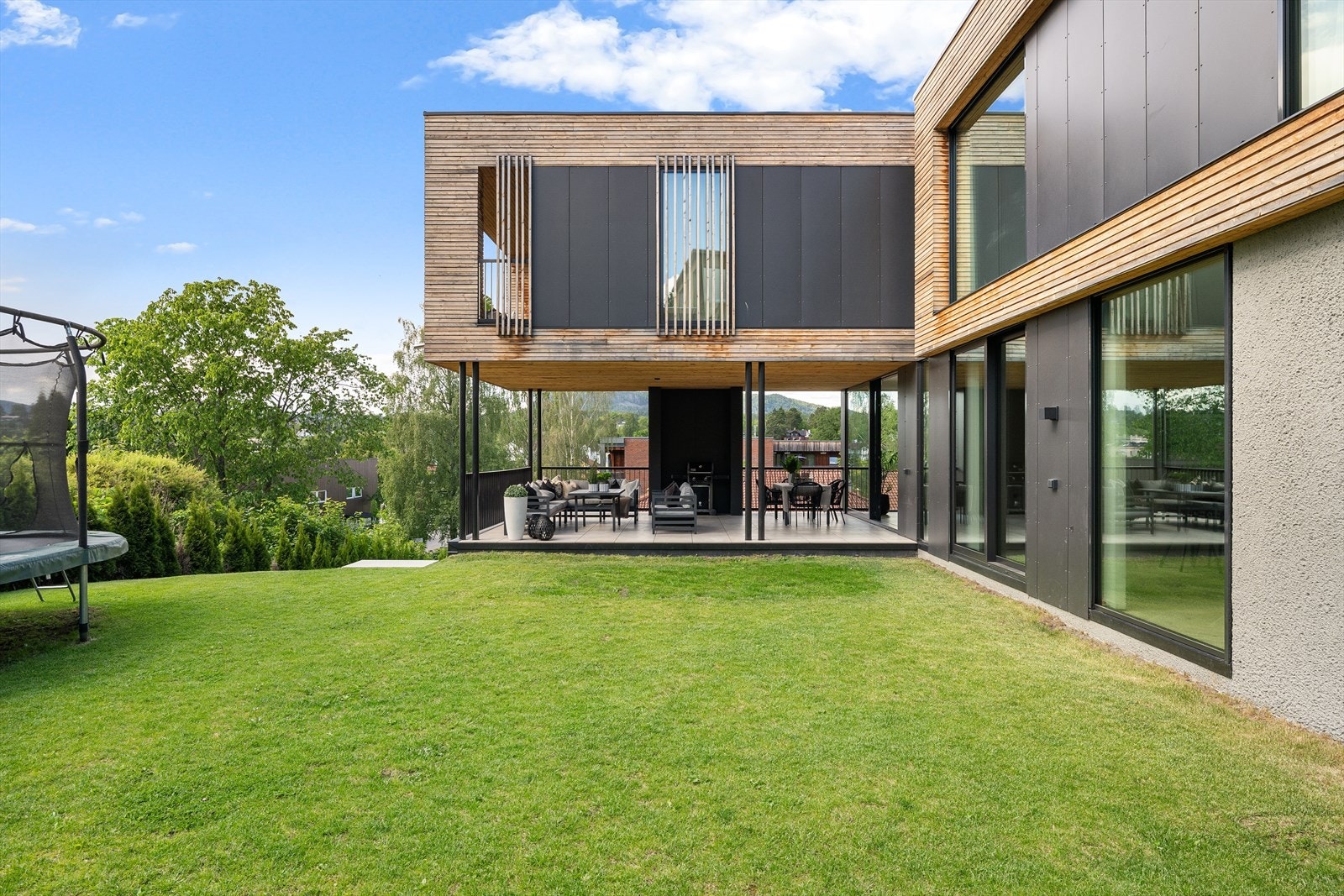 Skjermet tomt med gode solforhold Galleribilde