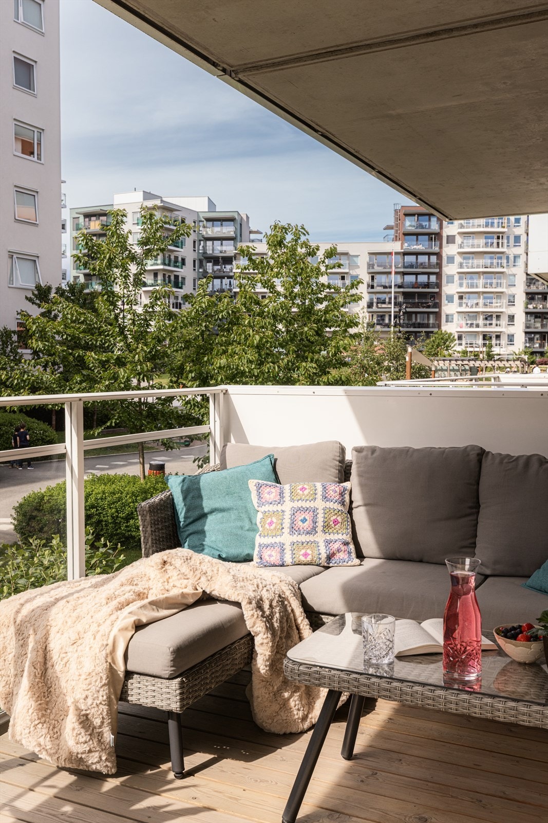 Balkongen er nordvestvendt og er perfekt for å nyte varme sommerdager med familie og venner! Galleribilde