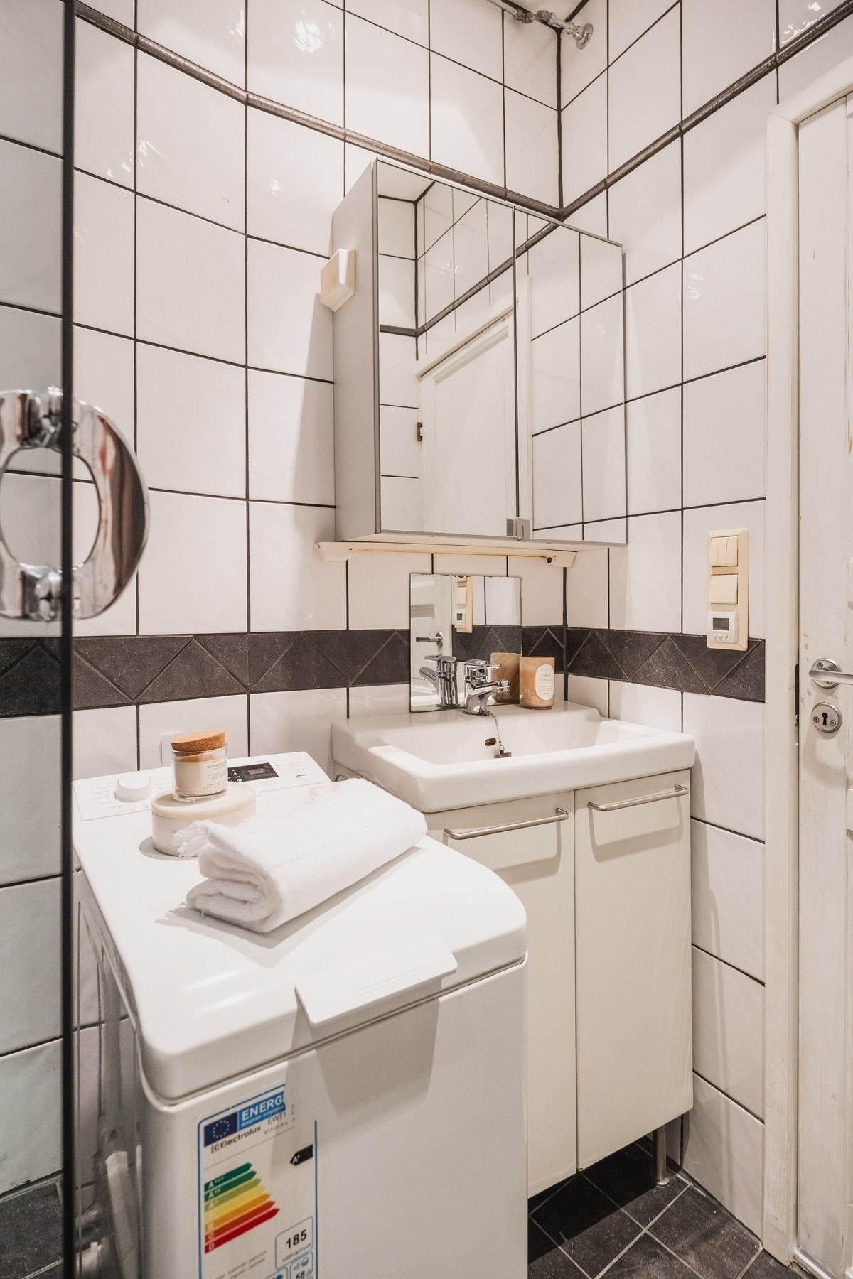 Borettslaget har fellesvaskeri i kjelleren som man enkelt kan benyttes av. Galleribilde