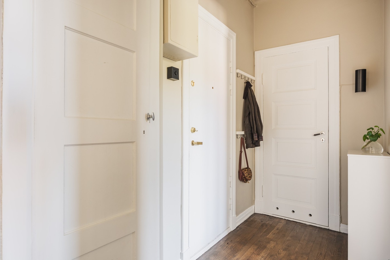 Leiligheten disponerer tre boder, oppmålt til sammen 13 kvm. Galleribilde