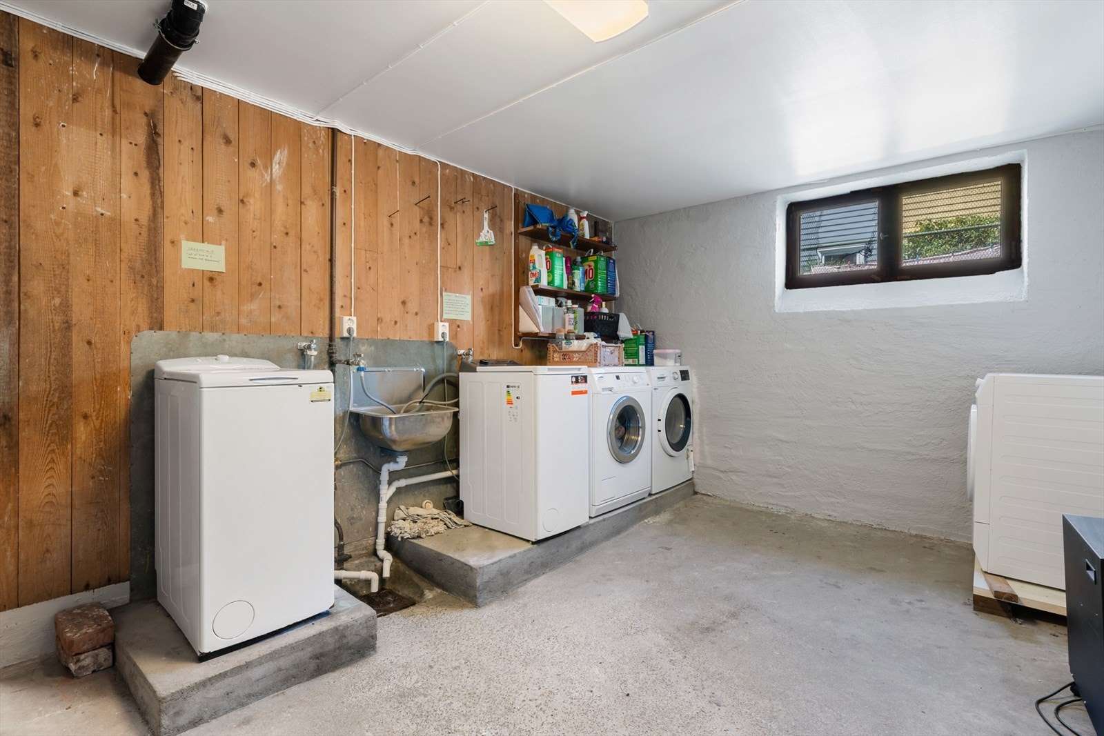 - Felles vaskerom i underetasjen - Galleribilde