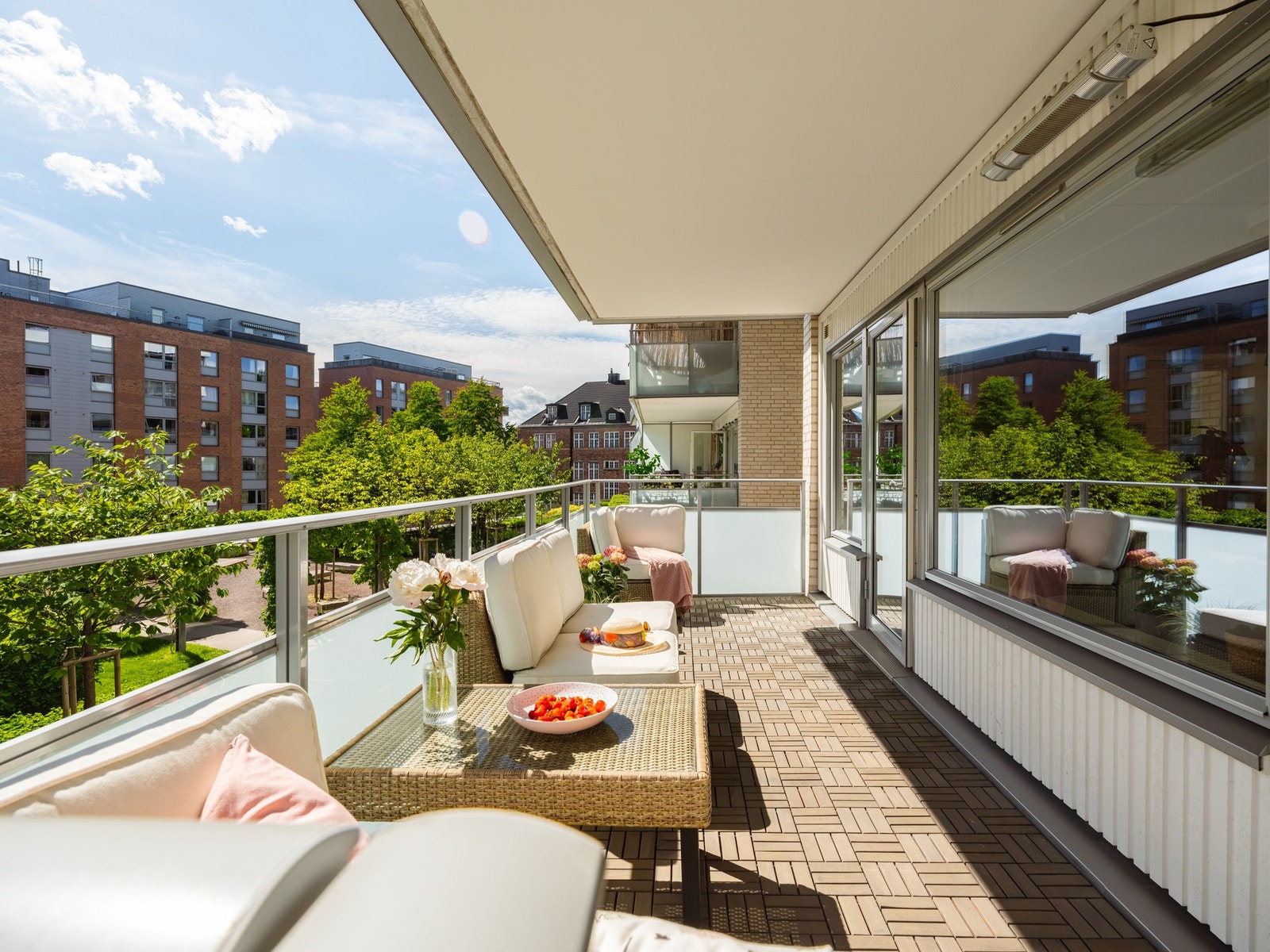 Cecilia Johansen ved EIE Løren ønsker velkommen til Turbinveien 10! Galleribilde