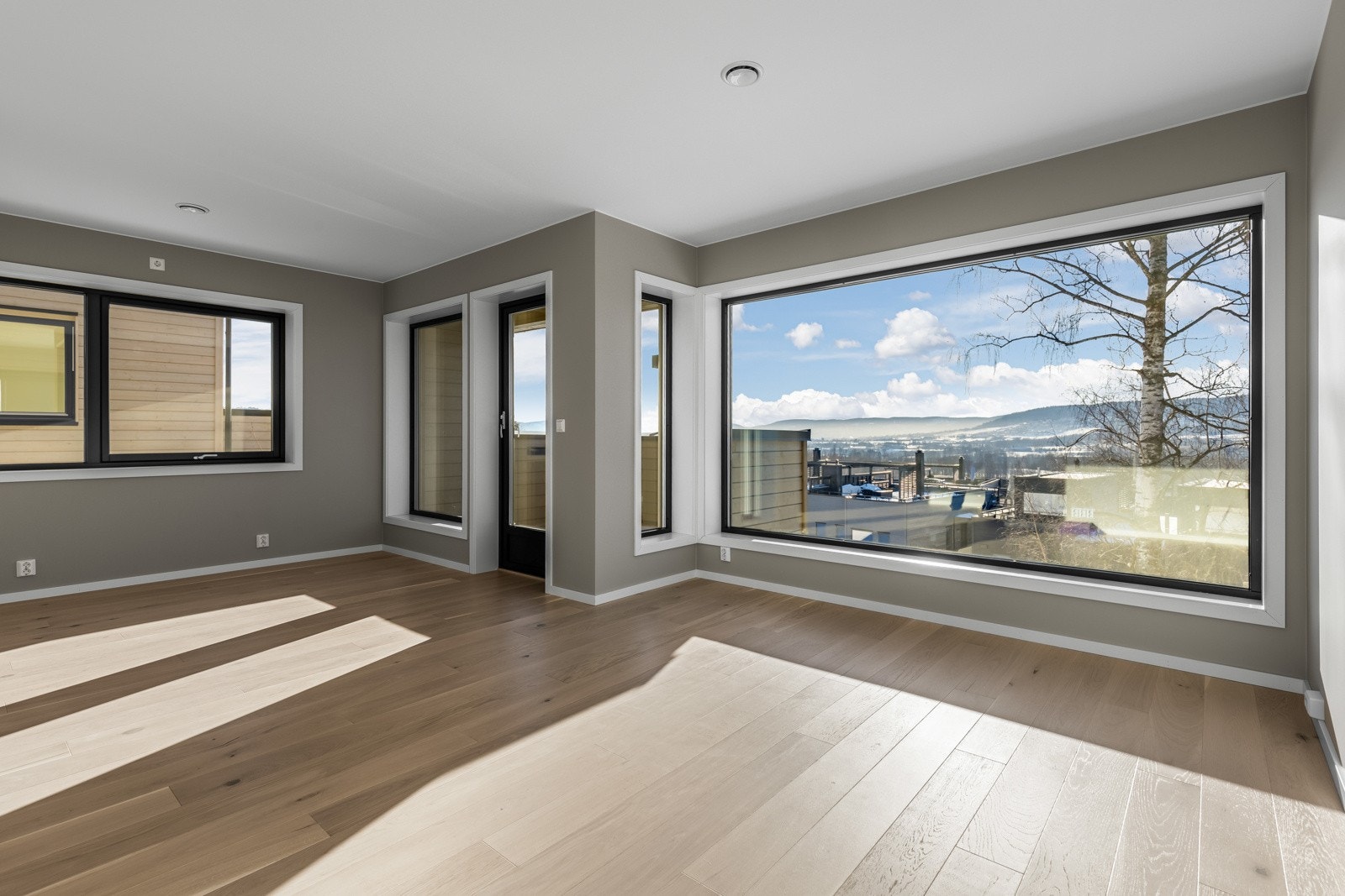 Velkommen til Borgeveien 20. Innflytningsklart rekkehus som nettopp er ferdigstilt. Videresalg av kontrakt. Galleribilde