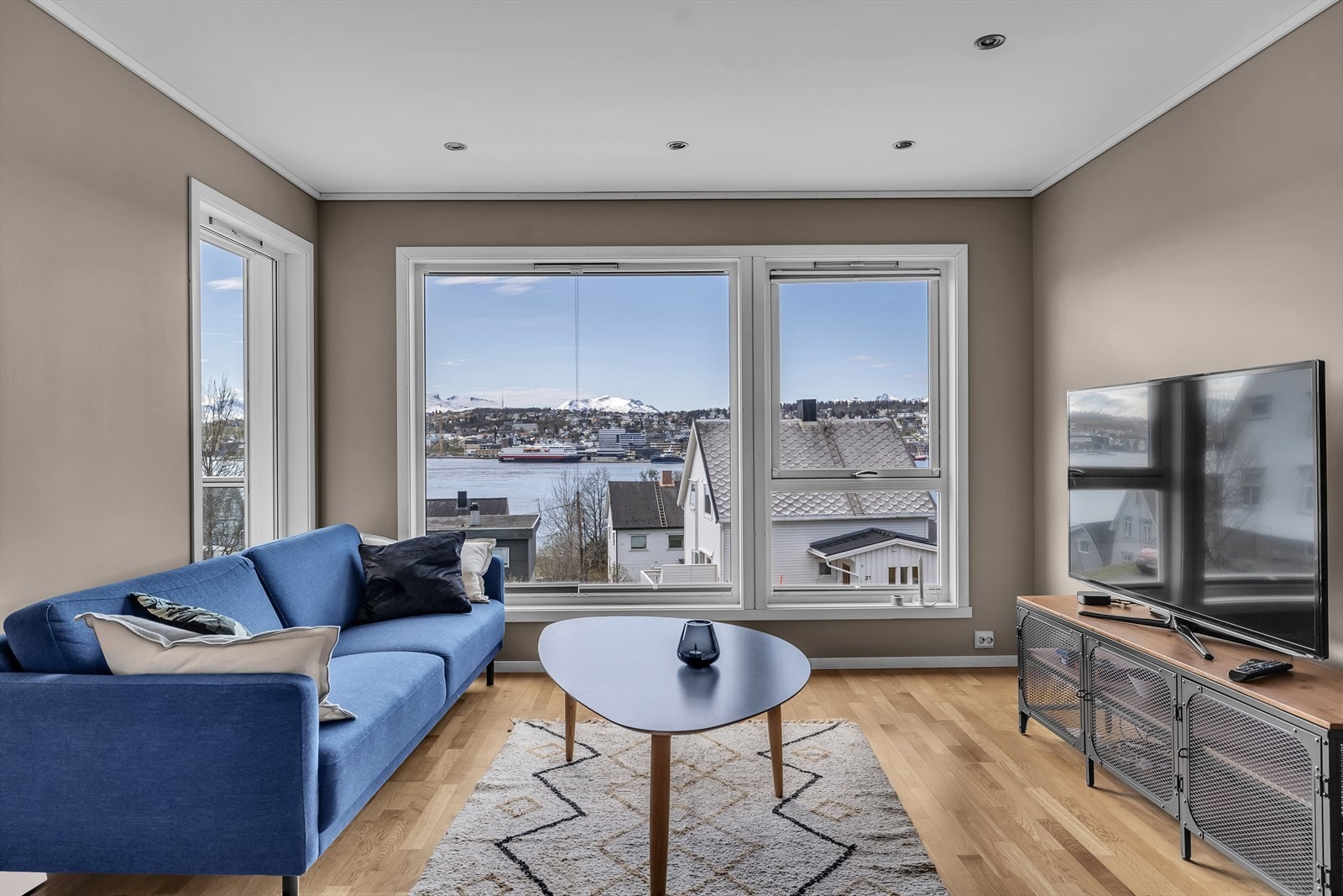 Nydelig utsikt også fra stuen Galleribilde