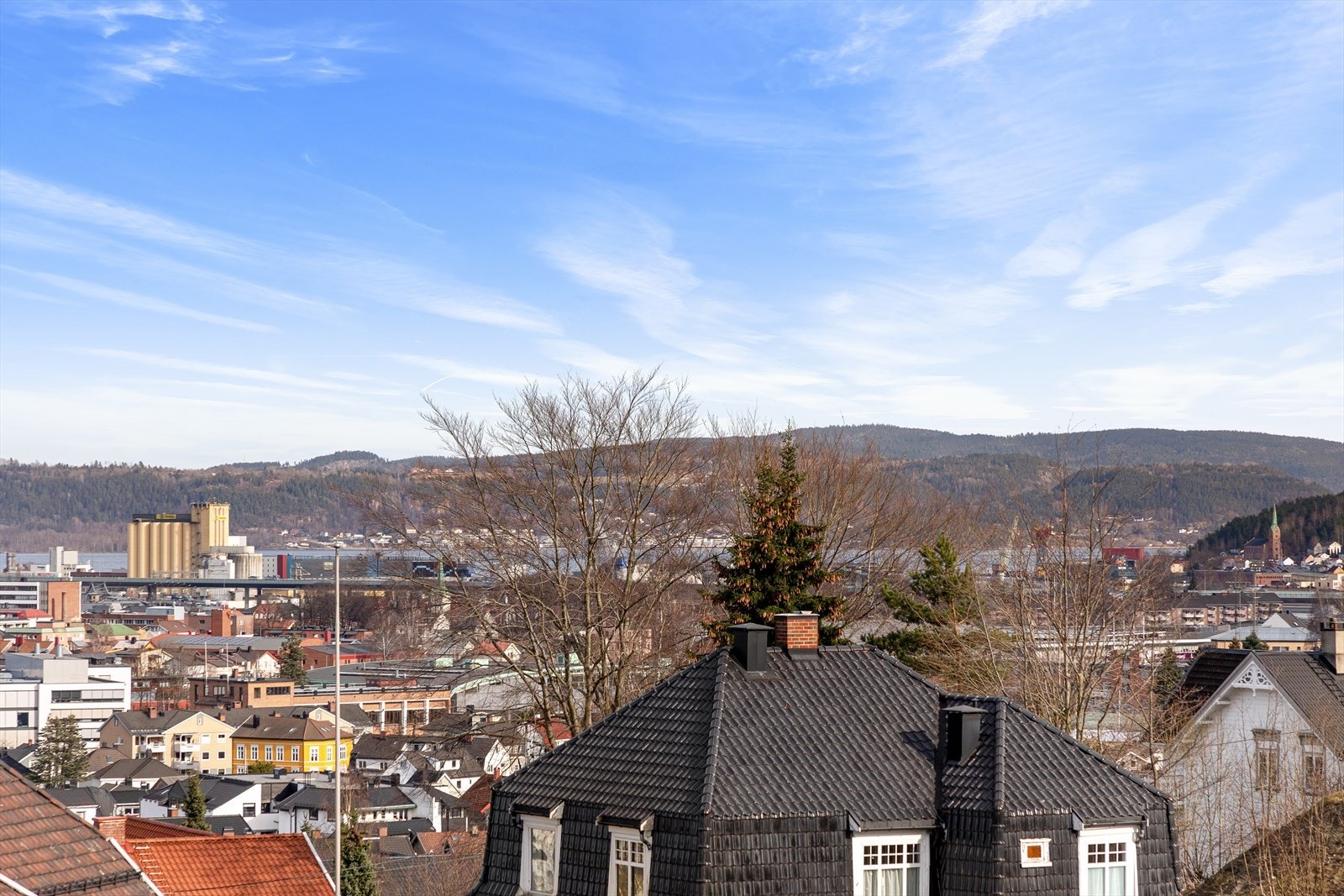 Her kan man også skimte Drammensfjorden Galleribilde