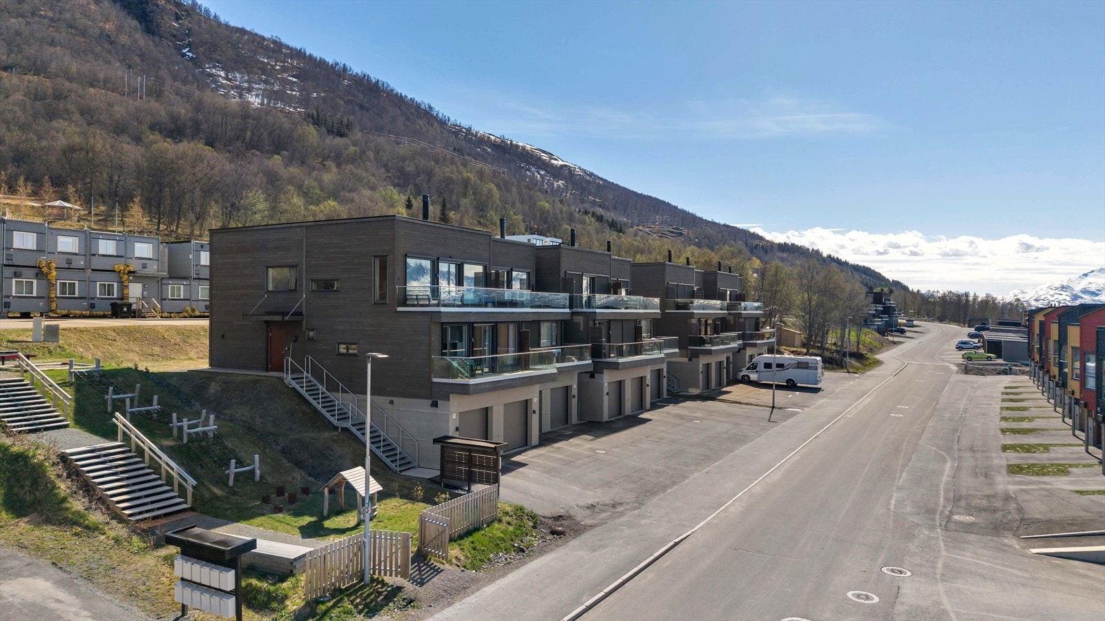 Hjem Eiendomsmegling v/ Robin I Martinsen presenterer Elveslettvegen 78! Galleribilde