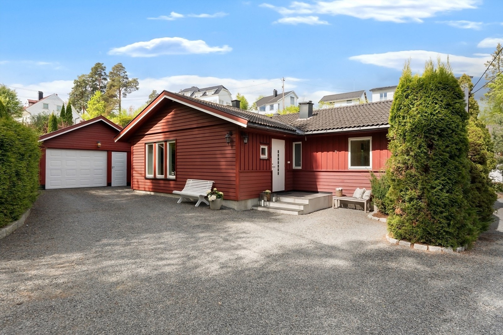 Innbydende og hyggelig enebolig med stor garasje Galleribilde
