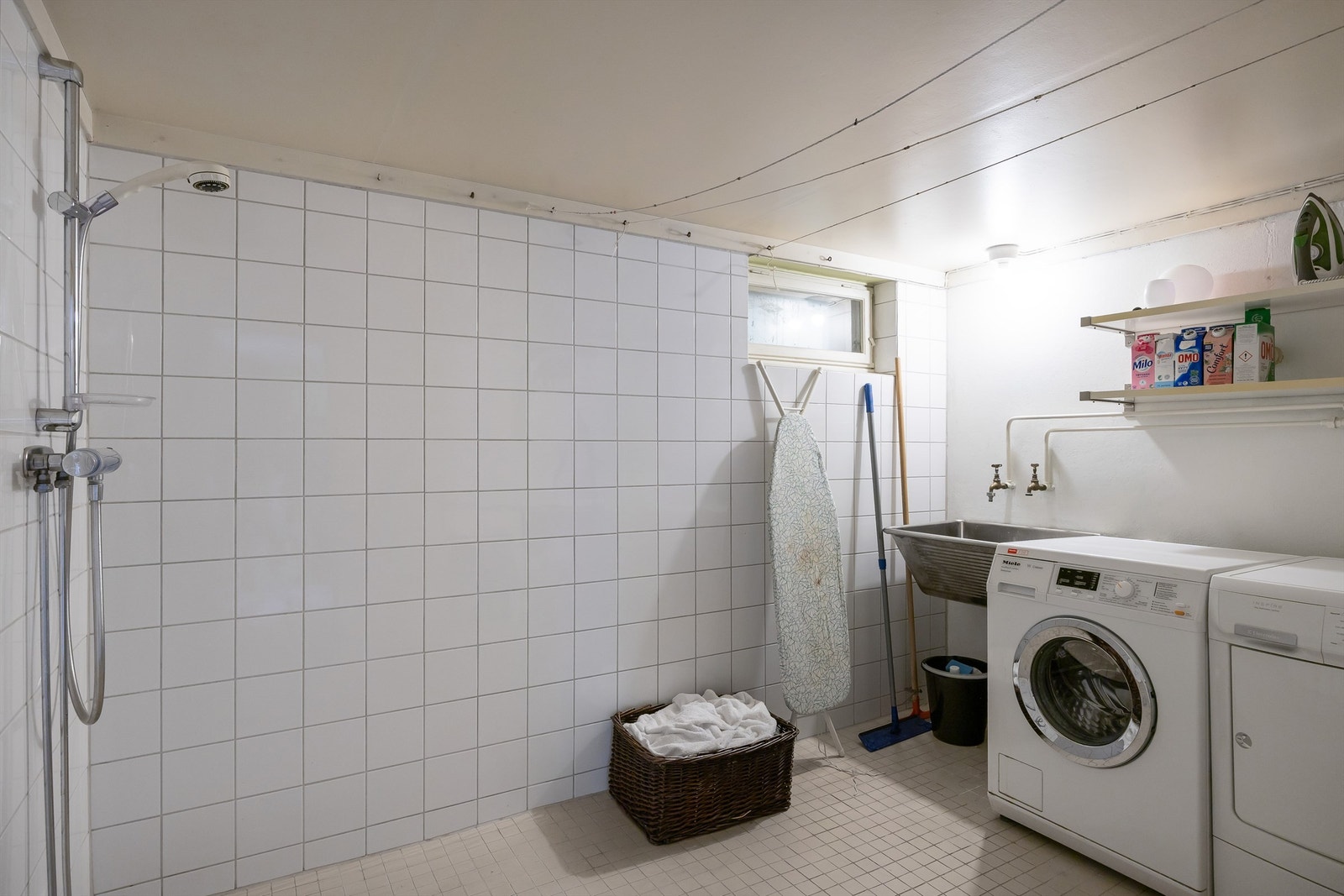 Vaskerom med dusj Galleribilde