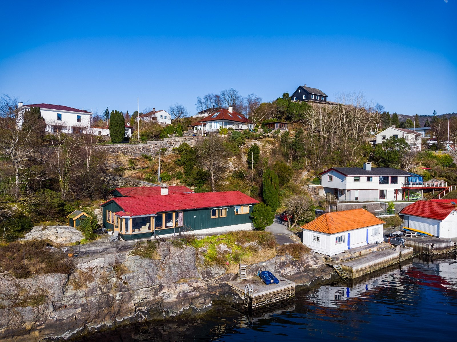 Eiendommen har sjølinjen som grense Galleribilde