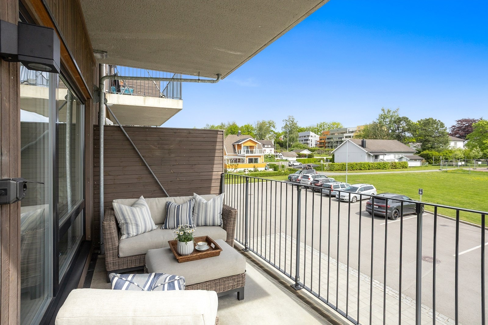 Fin balkong på ca. 8 kvm. med fint utsyn. Galleribilde