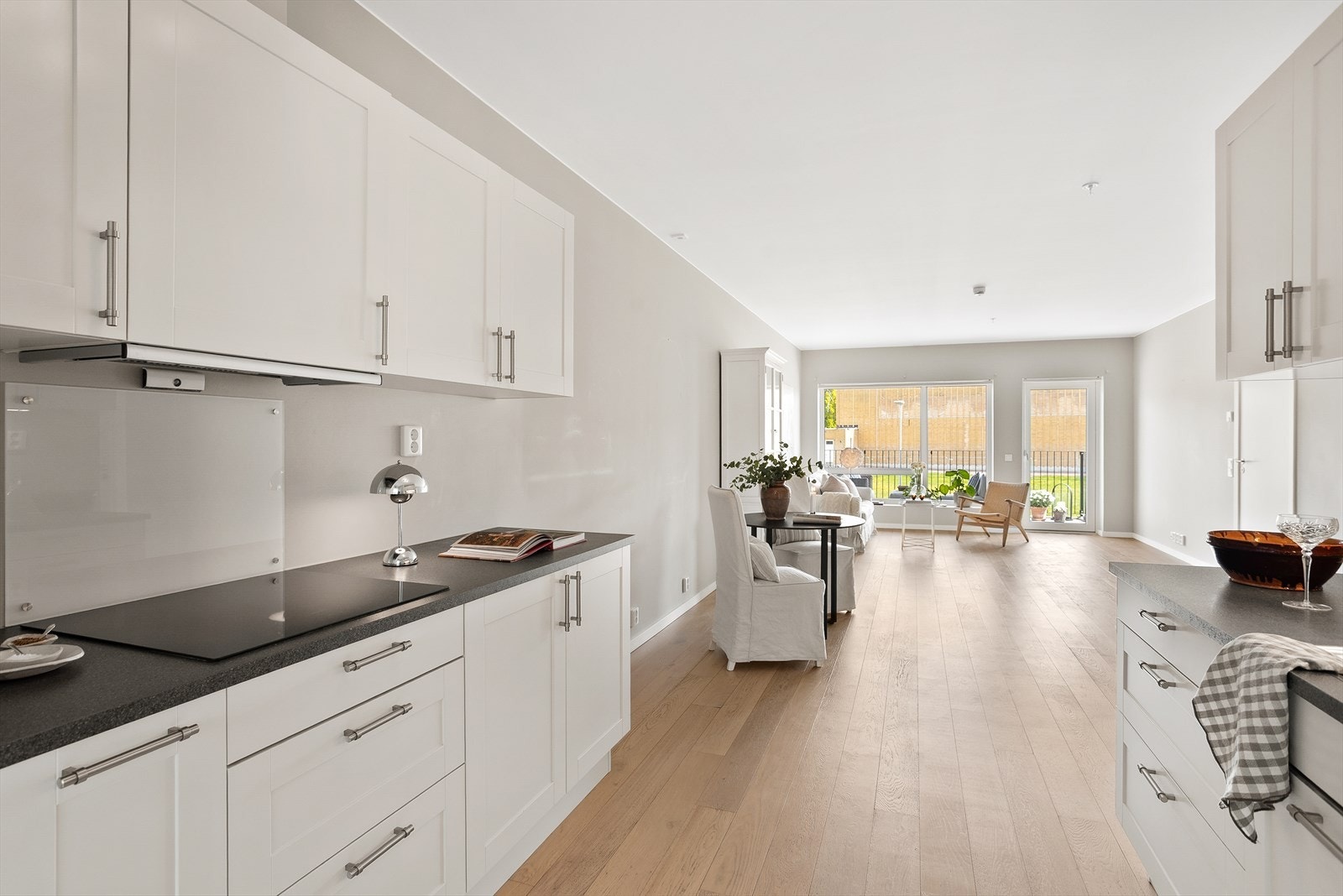 Det er vannbåren gulvvarme i leiligheten samt balansert ventilasjon. Dette sørger for et behagelig inneklima. Galleribilde